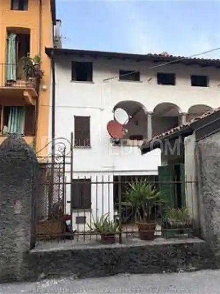 Appartamento in vendita a Valmadrera