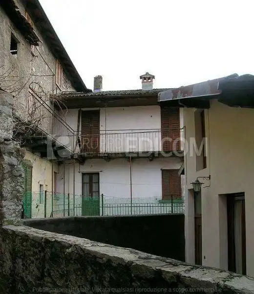 Appartamento in asta a Esino Lario