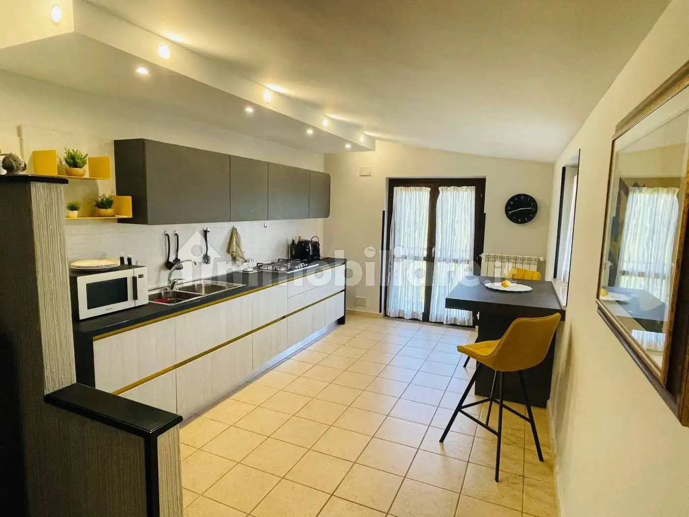 Palazzo - Edificio in vendita a Prata di Principato Ultra