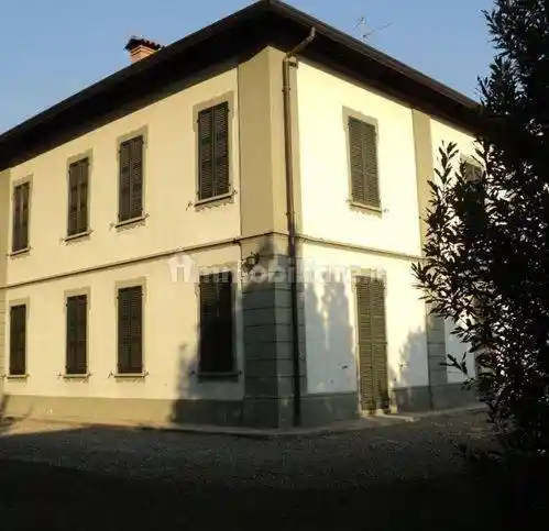 Appartamento in vendita a Besana in Brianza