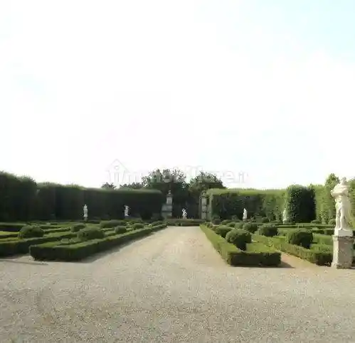 Appartamento in vendita a Carate Brianza