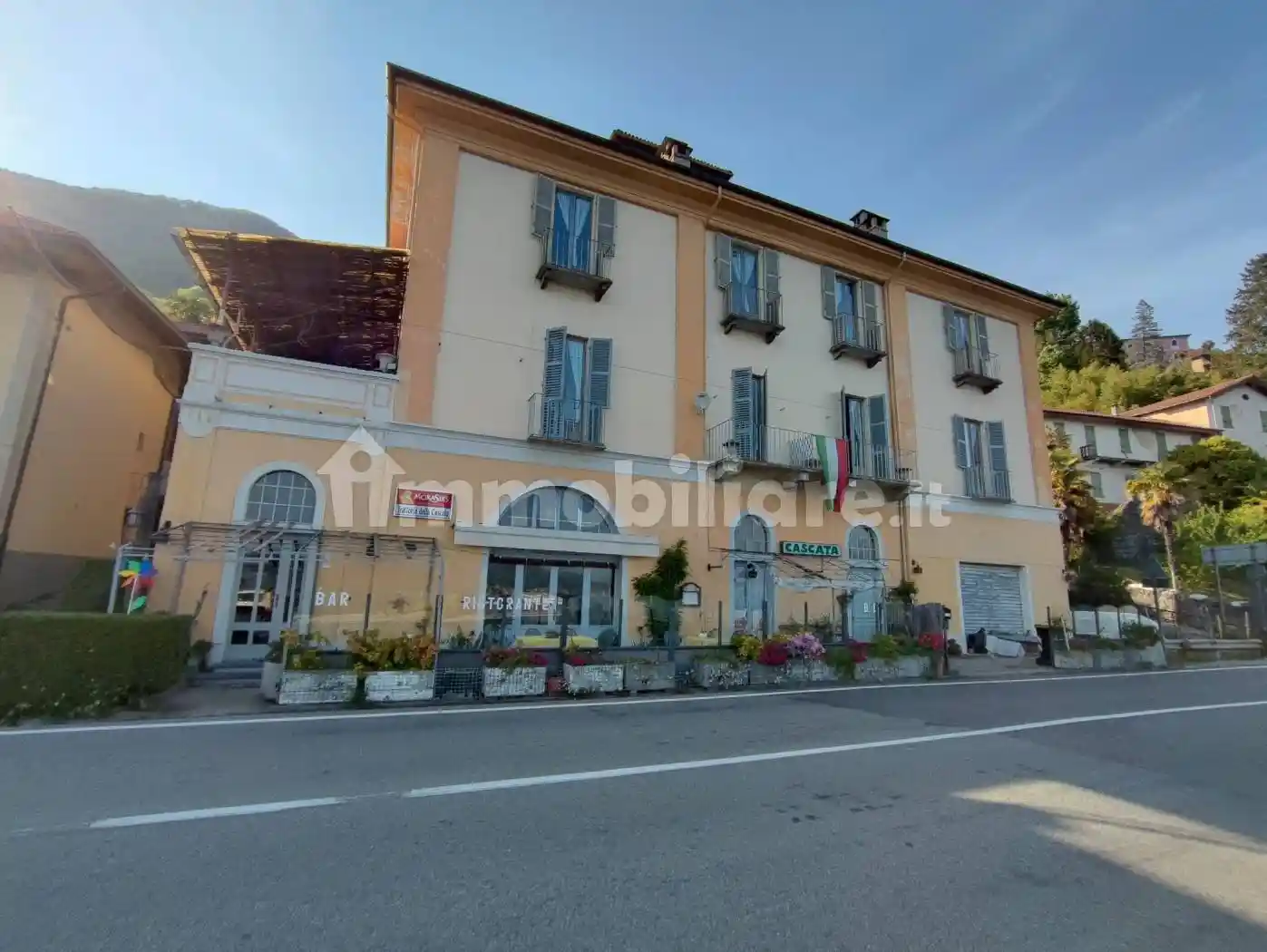 Palazzo - Edificio in vendita a Oggebbio