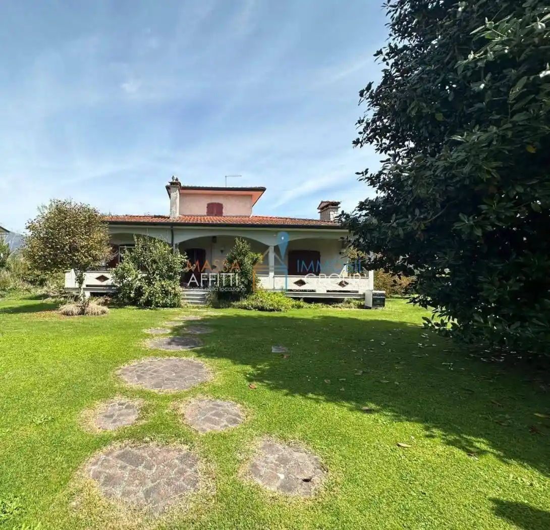 Villa in vendita a Montignoso