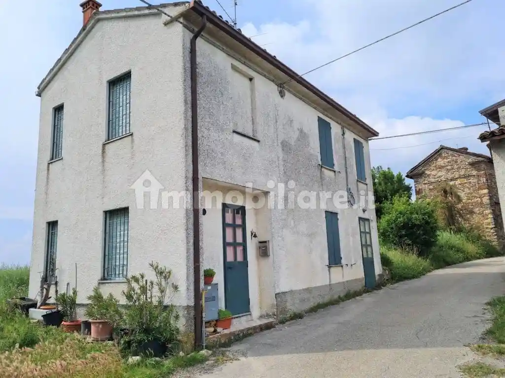 Rustico - Casale in vendita a Colli Verdi