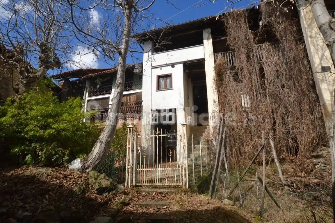 Casa indipendente in vendita a Val di Chy
