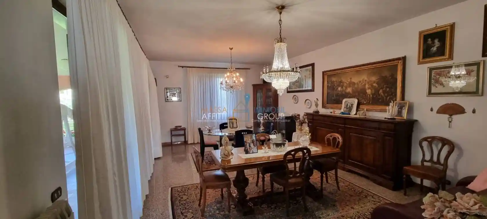 Villa in vendita a Carrara