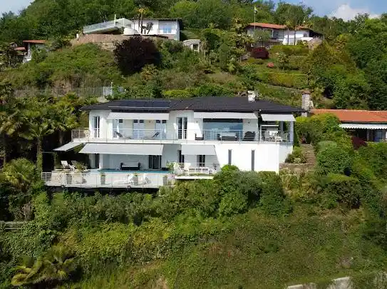 Villa in vendita a Luino