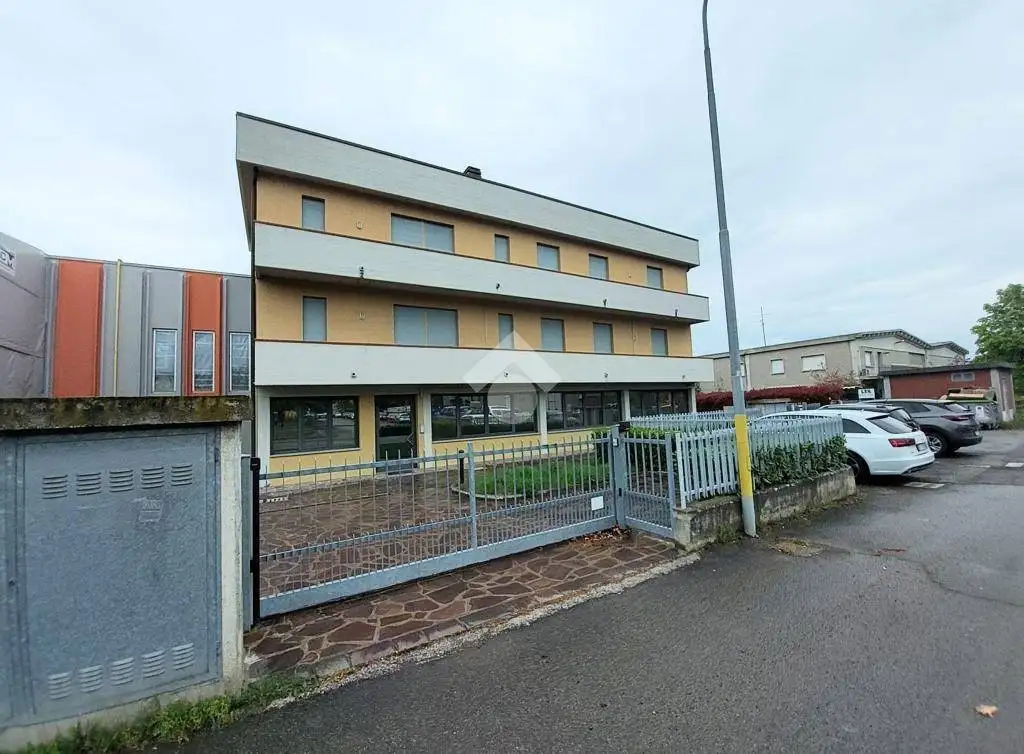 Palazzo - Edificio in vendita a Valsamoggia