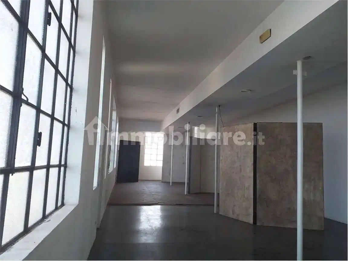 Palazzo - Edificio in vendita a Monticelli d'Ongina