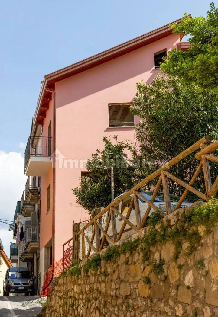 Casa indipendente in vendita a Pimonte