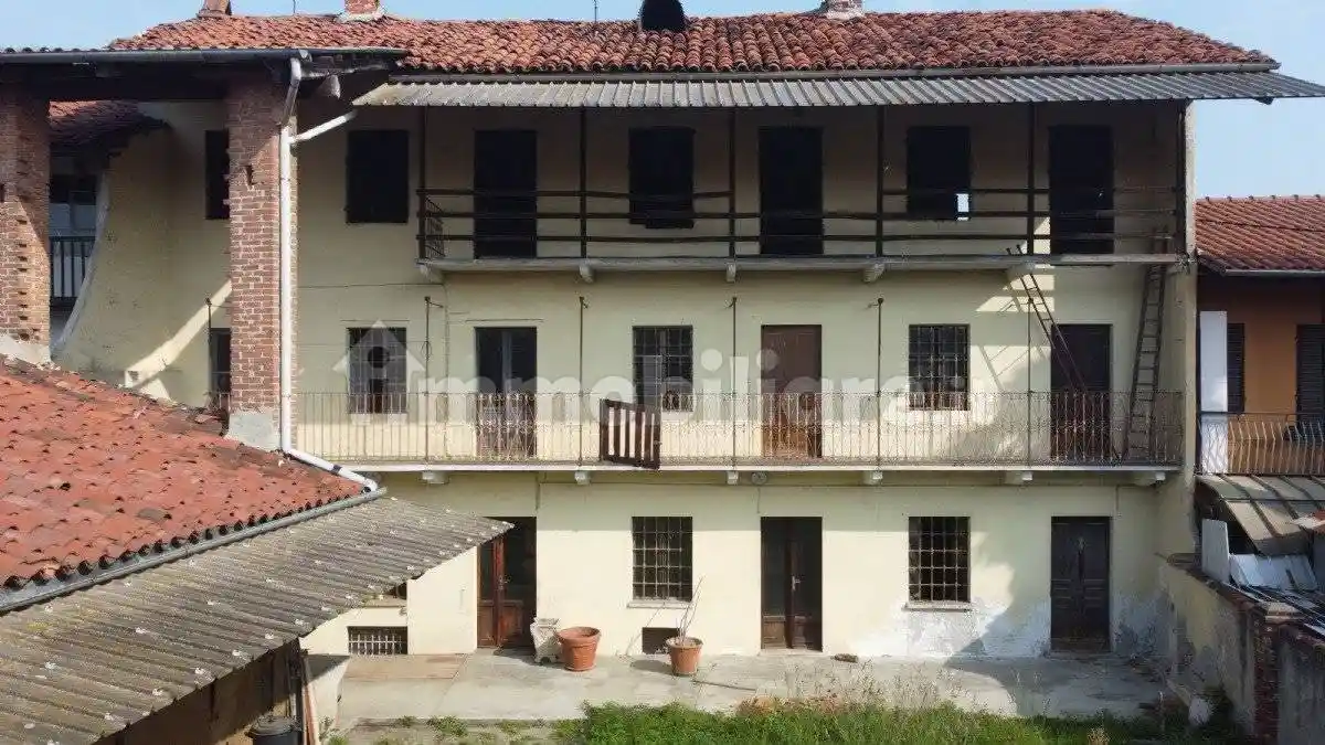 Casa indipendente in vendita a Romano Canavese