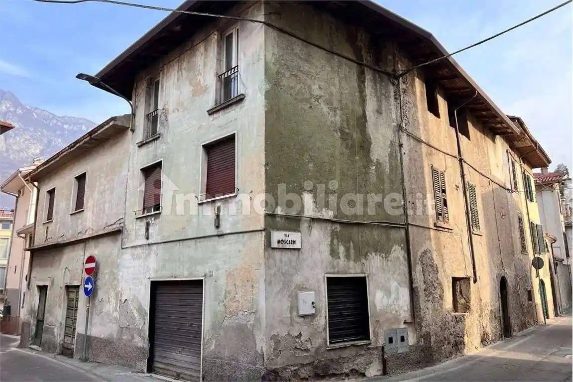 Casa indipendente in vendita a Darfo Boario Terme