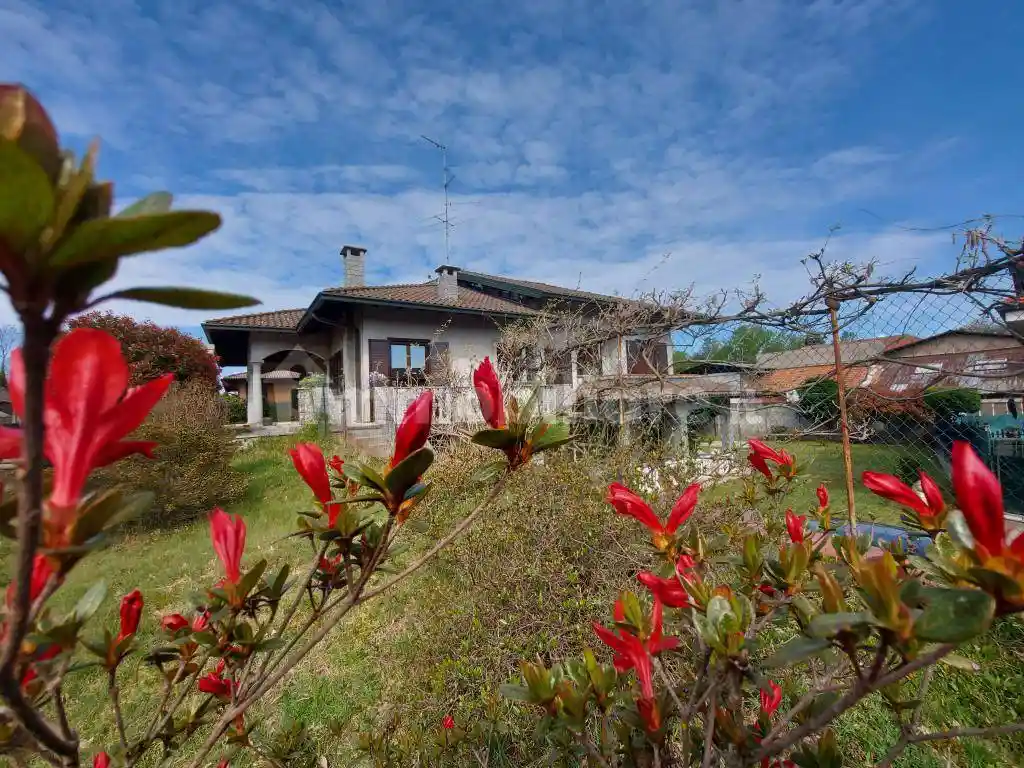Villa in vendita a Castelletto Sopra Ticino