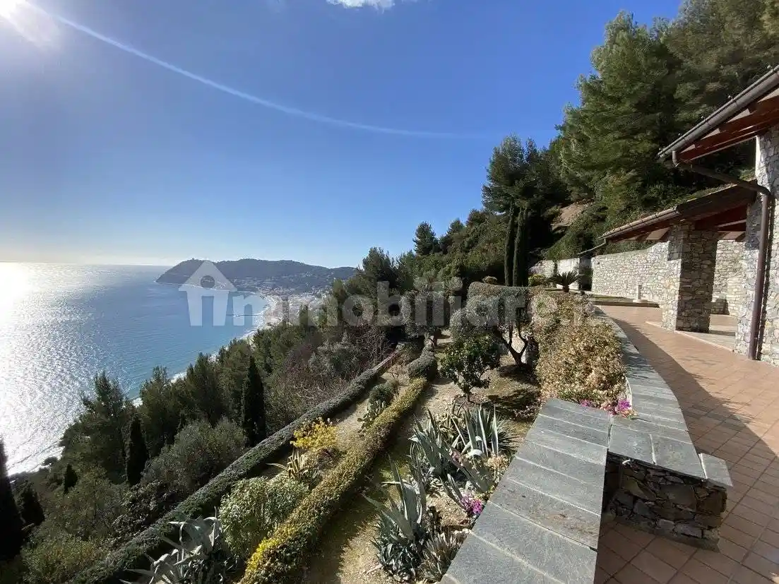 Villa in vendita a Alassio