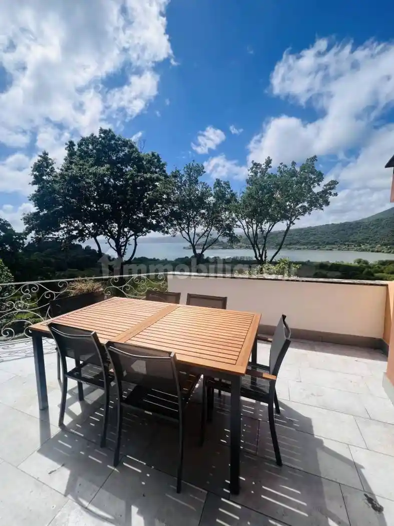 Villa in affitto a Trevignano Romano