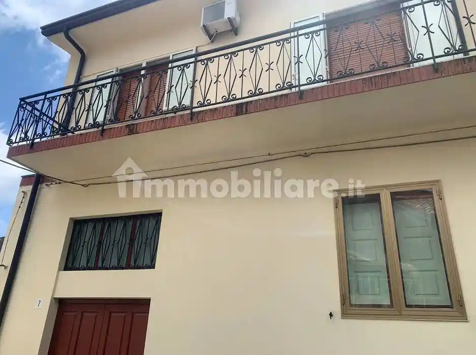 Palazzo - Edificio in vendita a Pedara