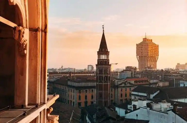 Palazzo - Edificio in vendita a Milano