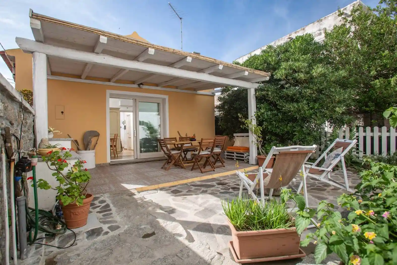 Casa indipendente in affitto a Santa Teresa Gallura
