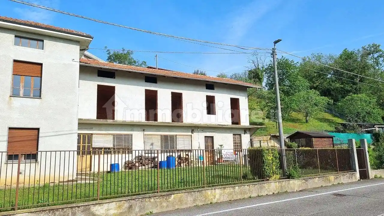 Casa indipendente in vendita a Gattinara