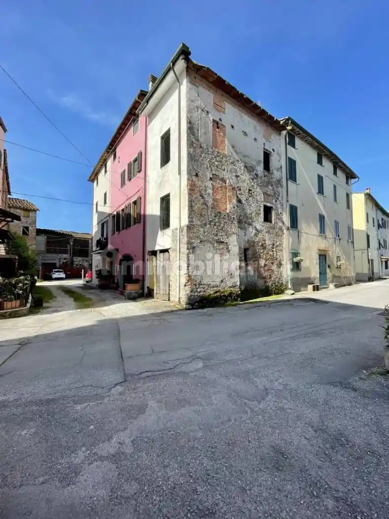 Casa indipendente in vendita a Lucca