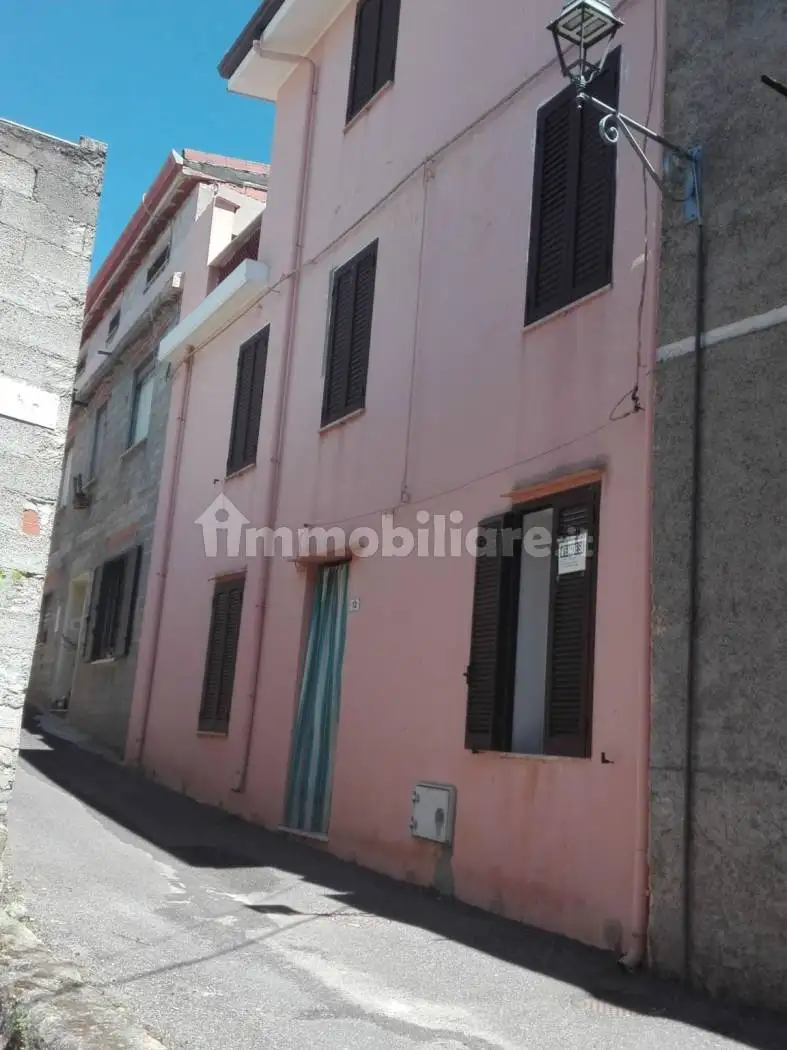 Villa a schiera via Giovanni Maria Angioj 12, Centro, Bolotana - foto 4