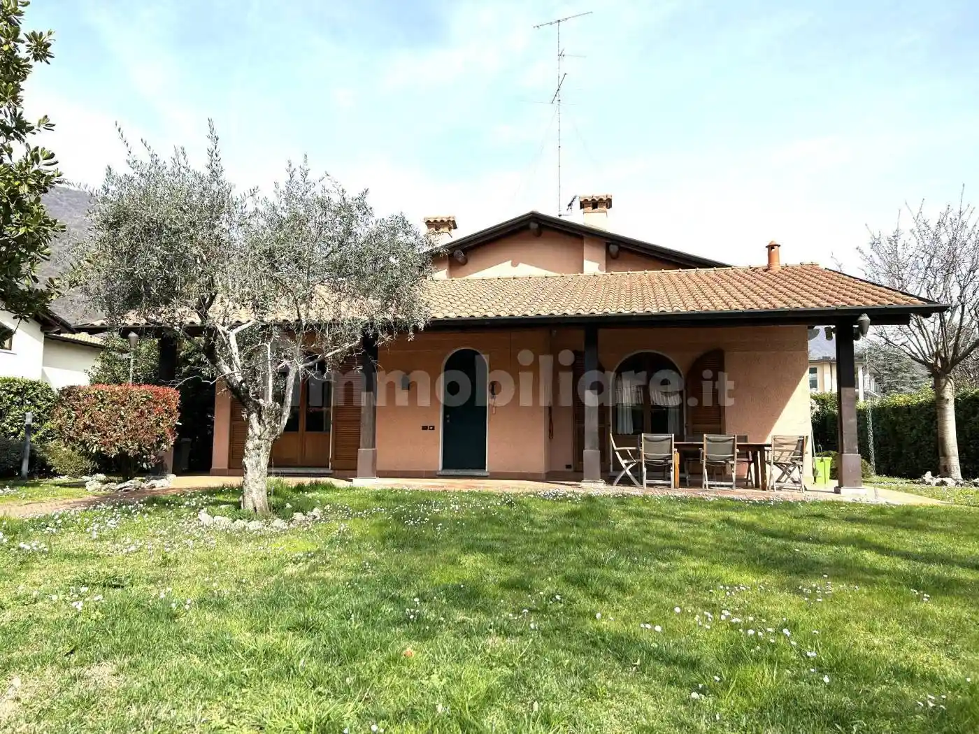 Villa in vendita a Erba
