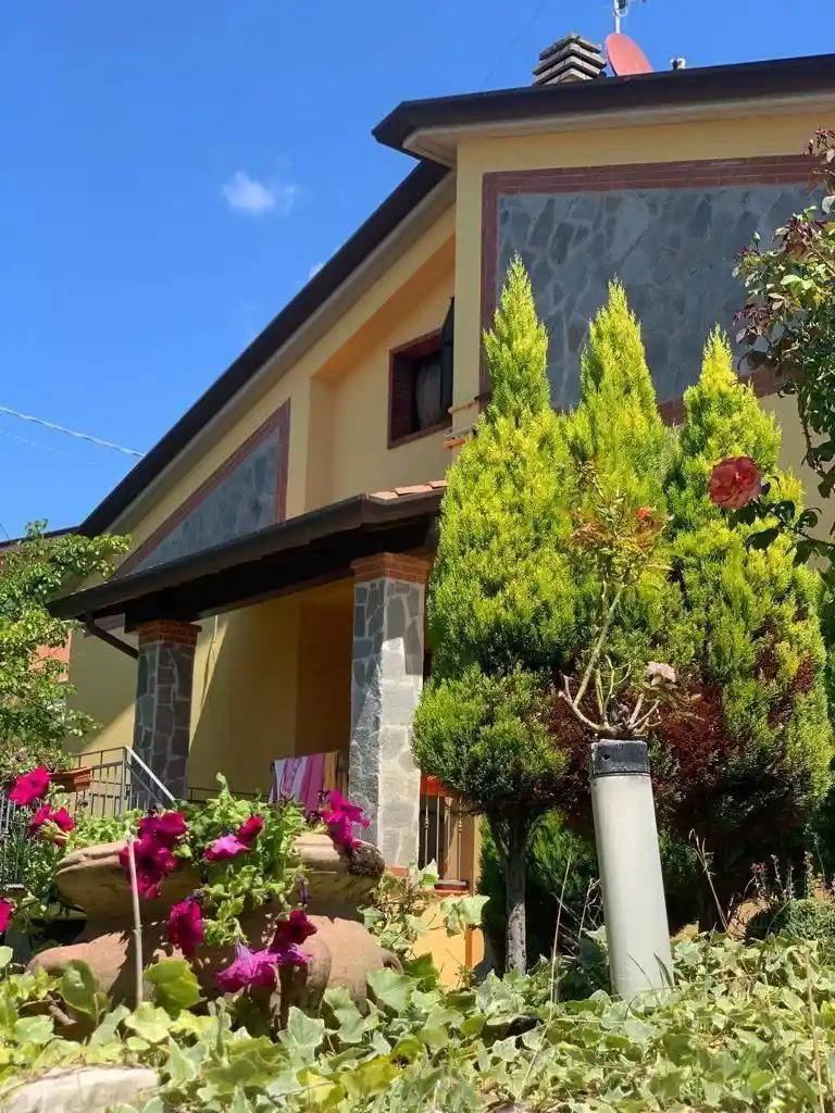 Casa indipendente in vendita a Castelnuovo Magra