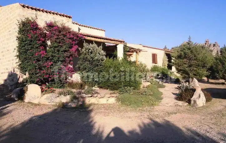 Villa in vendita a Olbia