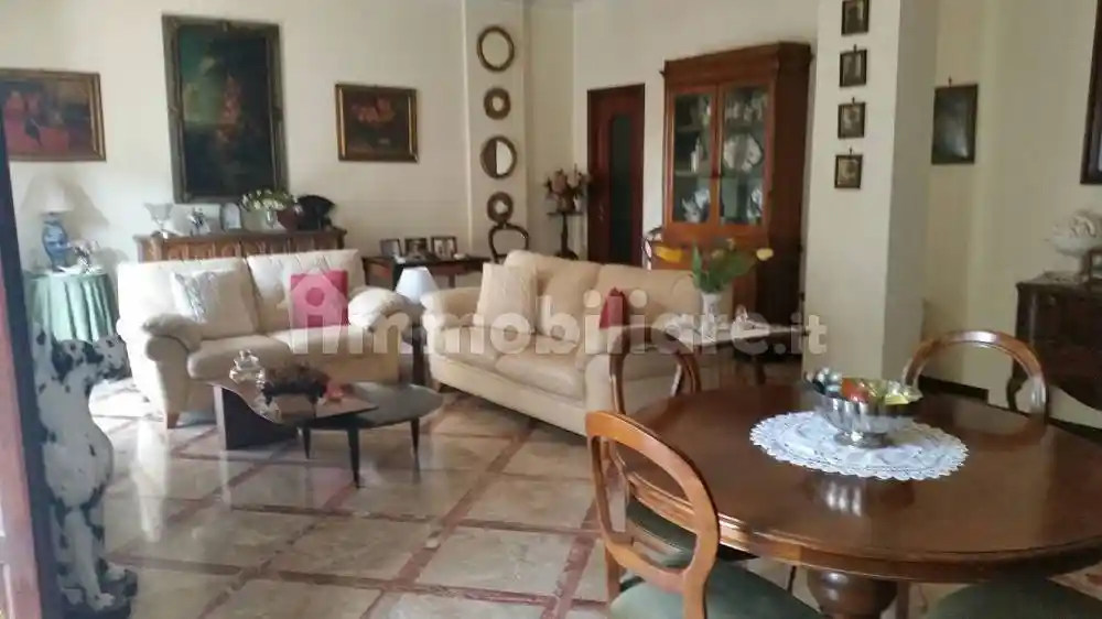 Appartamento in vendita a Piacenza