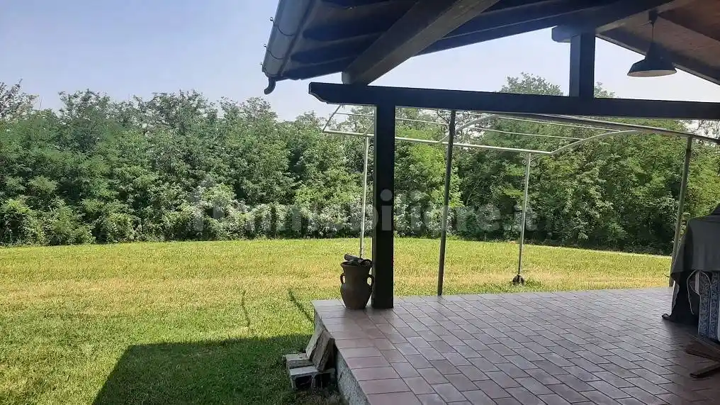 Rustico - Casale in vendita a Gazzola