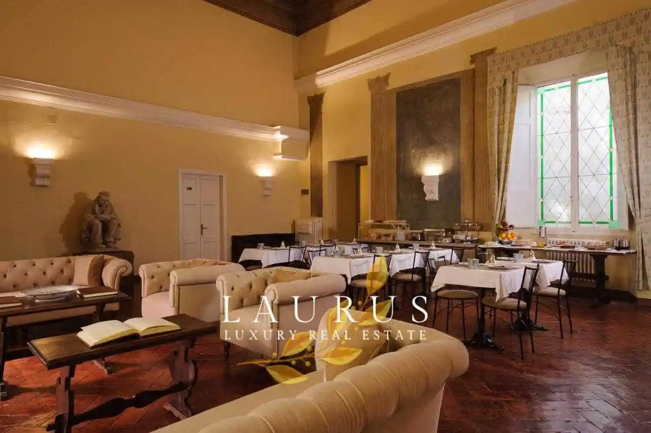 Palazzo - Edificio in vendita a Firenze