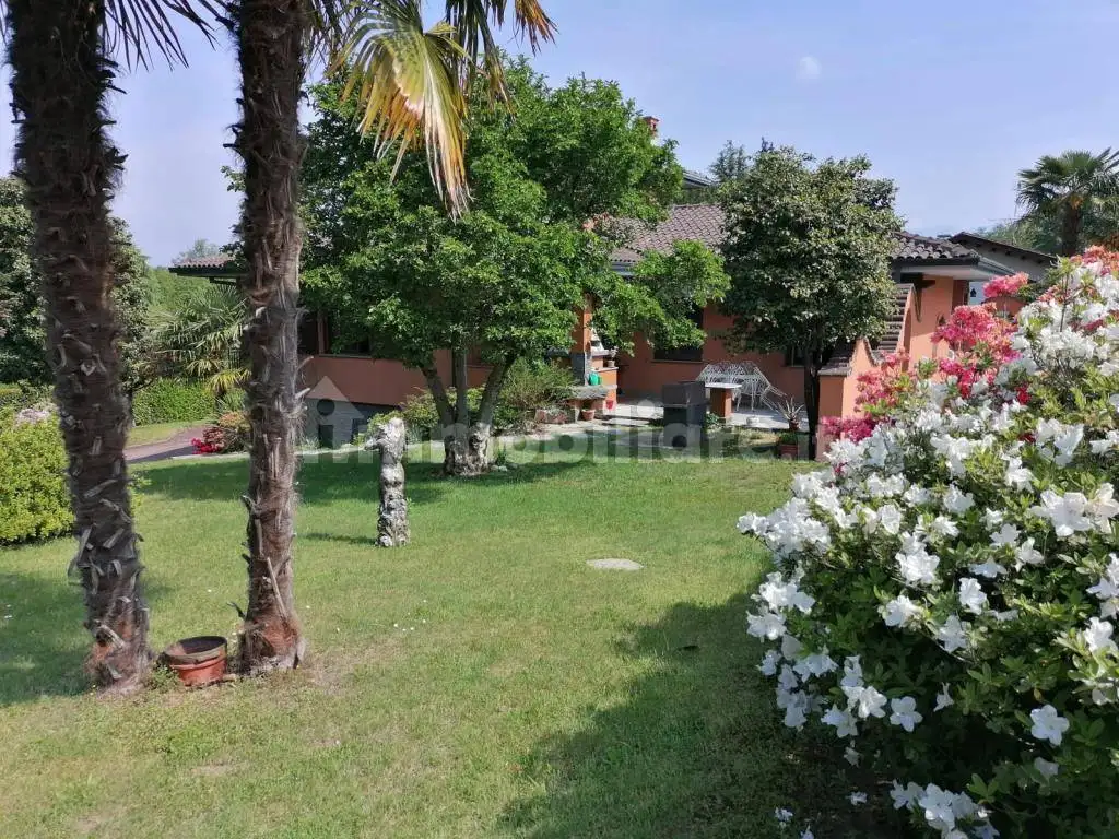 Villa unifamiliare via Roma, Cadrezzate con Osmate - foto 5