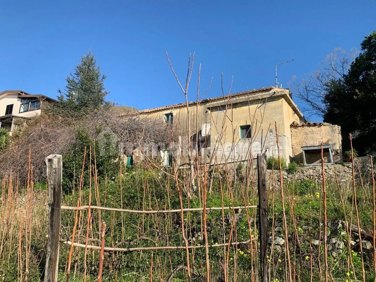 Rustico - Casale in vendita a Paola