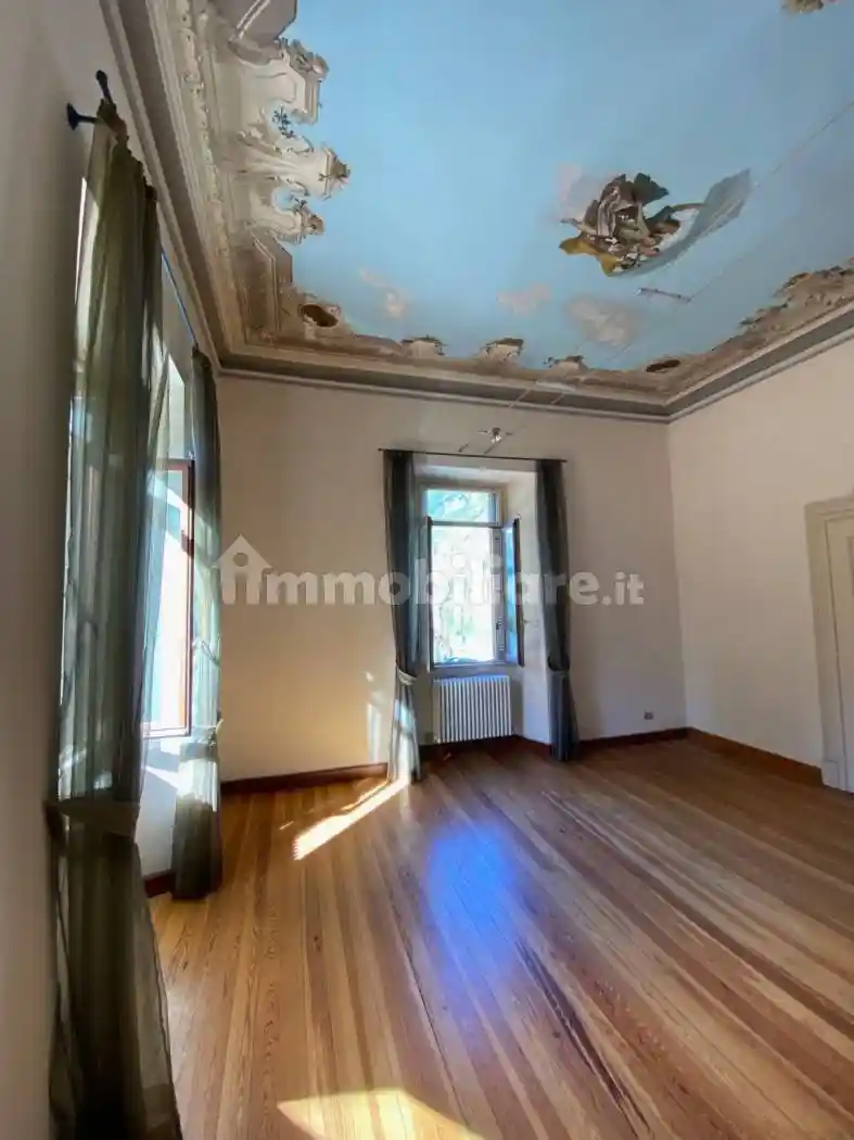 Appartamento in vendita a Porlezza