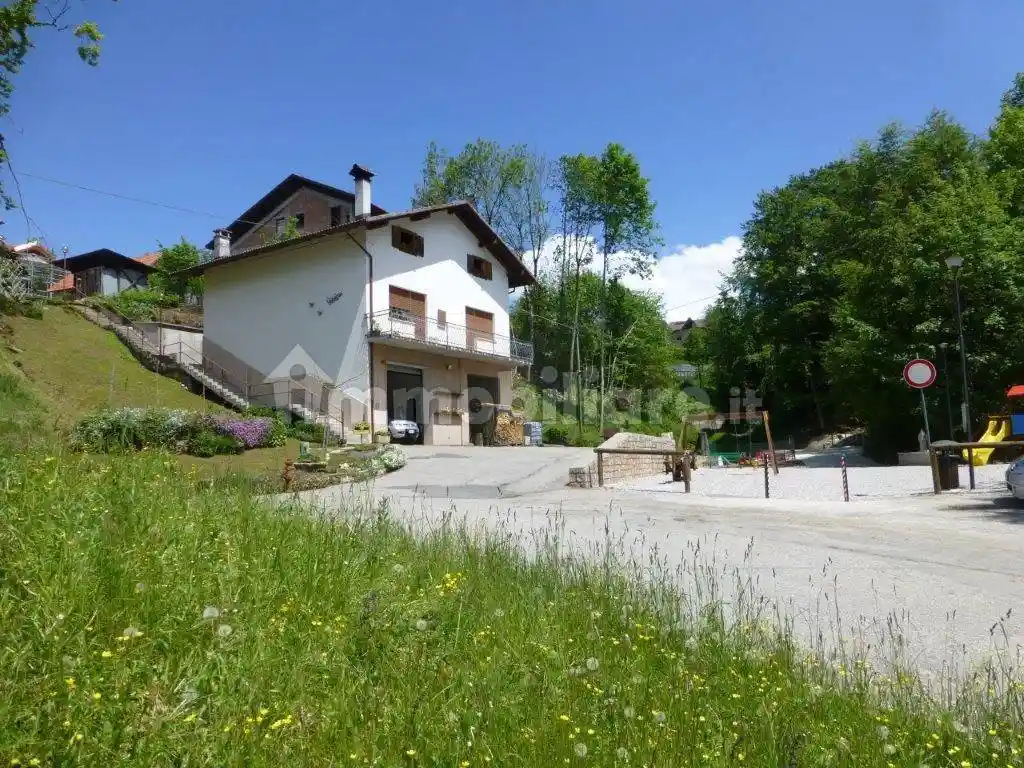 Villa in vendita a Alpago