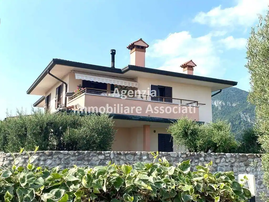 Villa in vendita a Bassano del Grappa