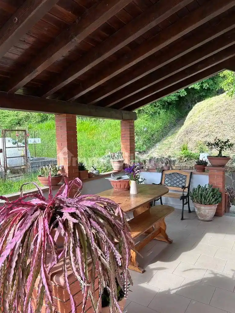 Casa indipendente in vendita a Podenzana