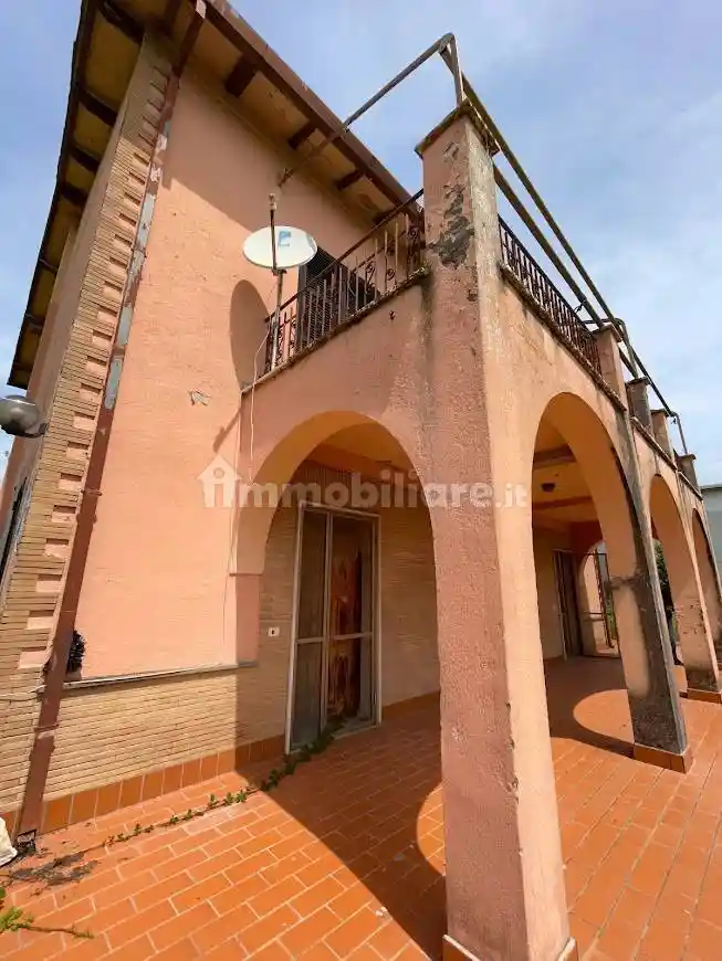 Rustico - Casale in vendita a Latina