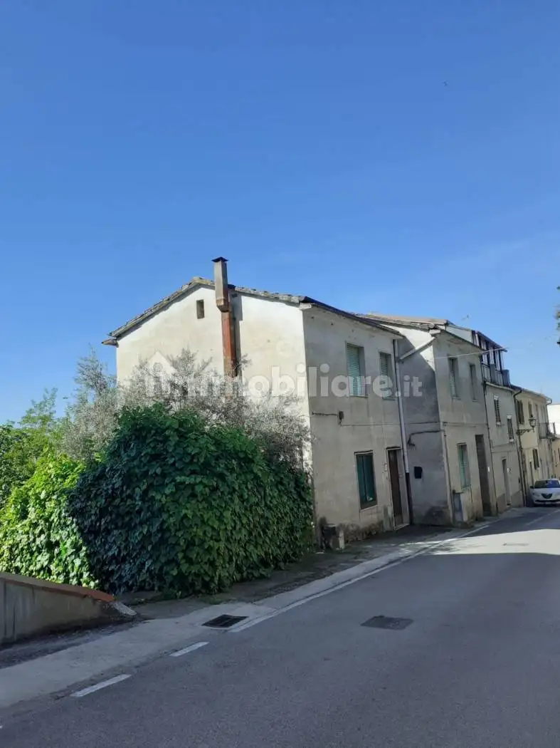 Casa indipendente in vendita a Fragneto Monforte