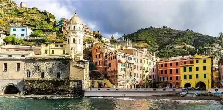 Palazzo - Edificio in vendita a Loano