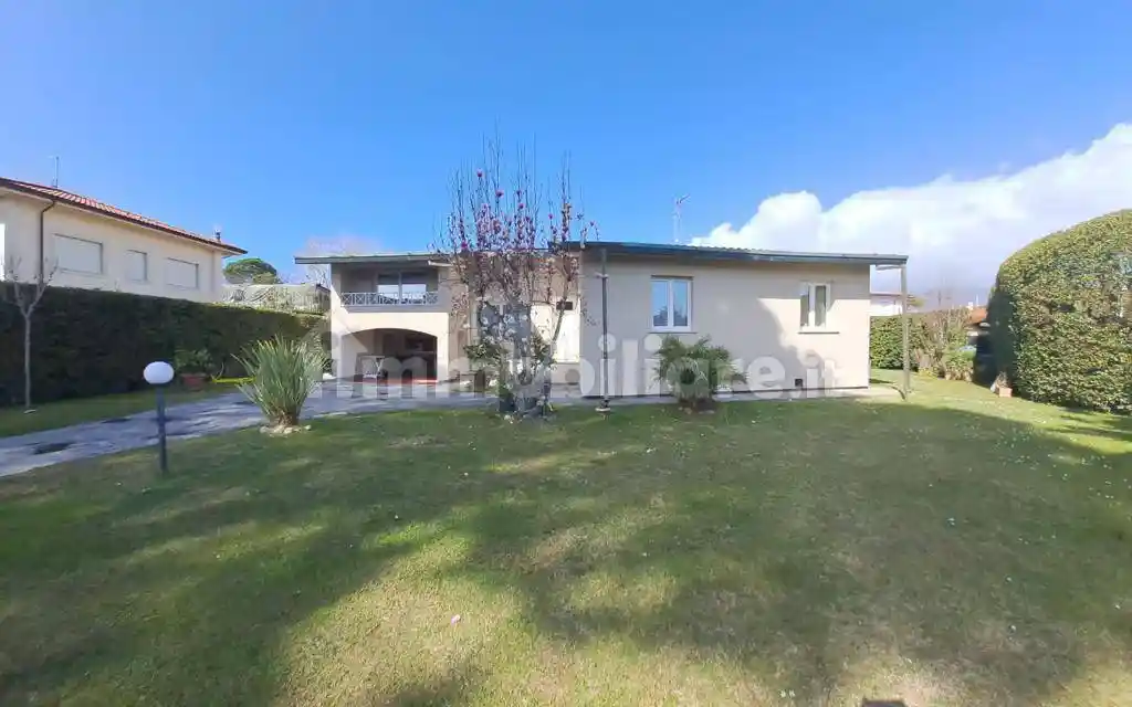Villa in affitto a Forte dei Marmi