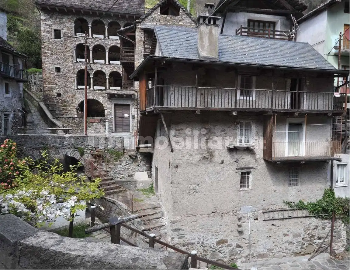 Casa indipendente in vendita a Borgomezzavalle