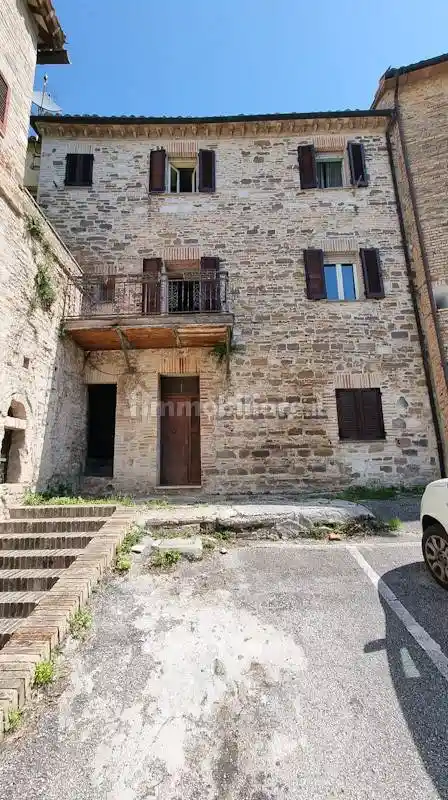 Casa indipendente in vendita a San Severino Marche