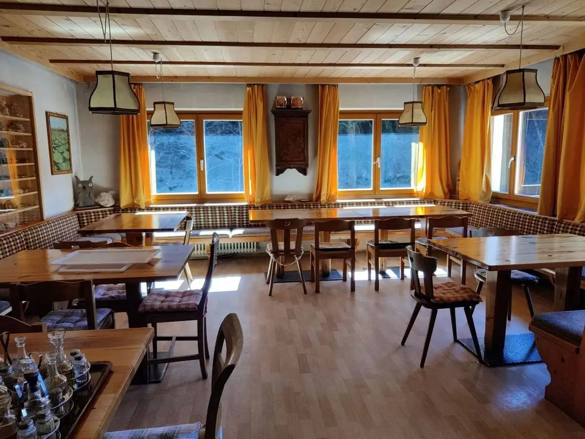 Palazzo - Edificio in vendita a Aldino