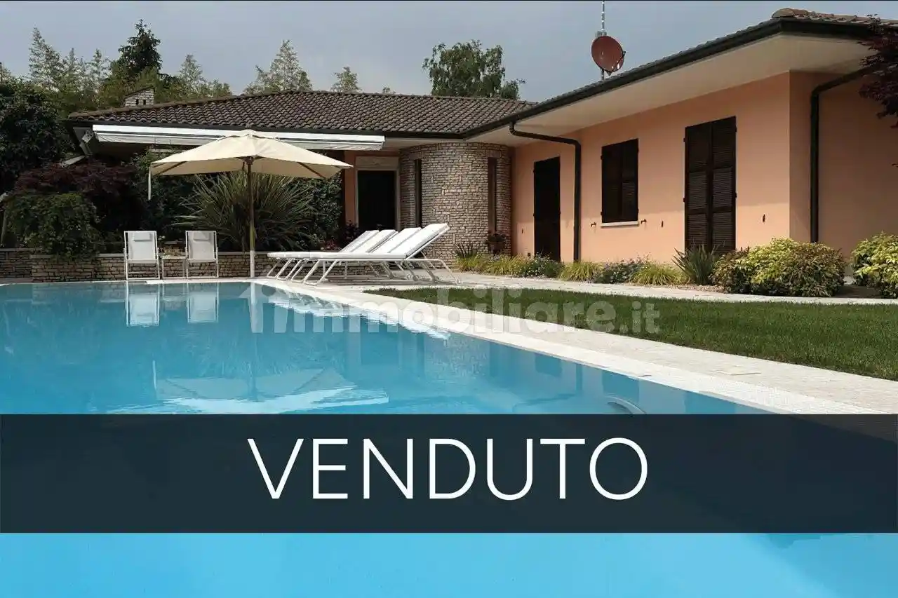Villa in vendita a Bonate Sopra