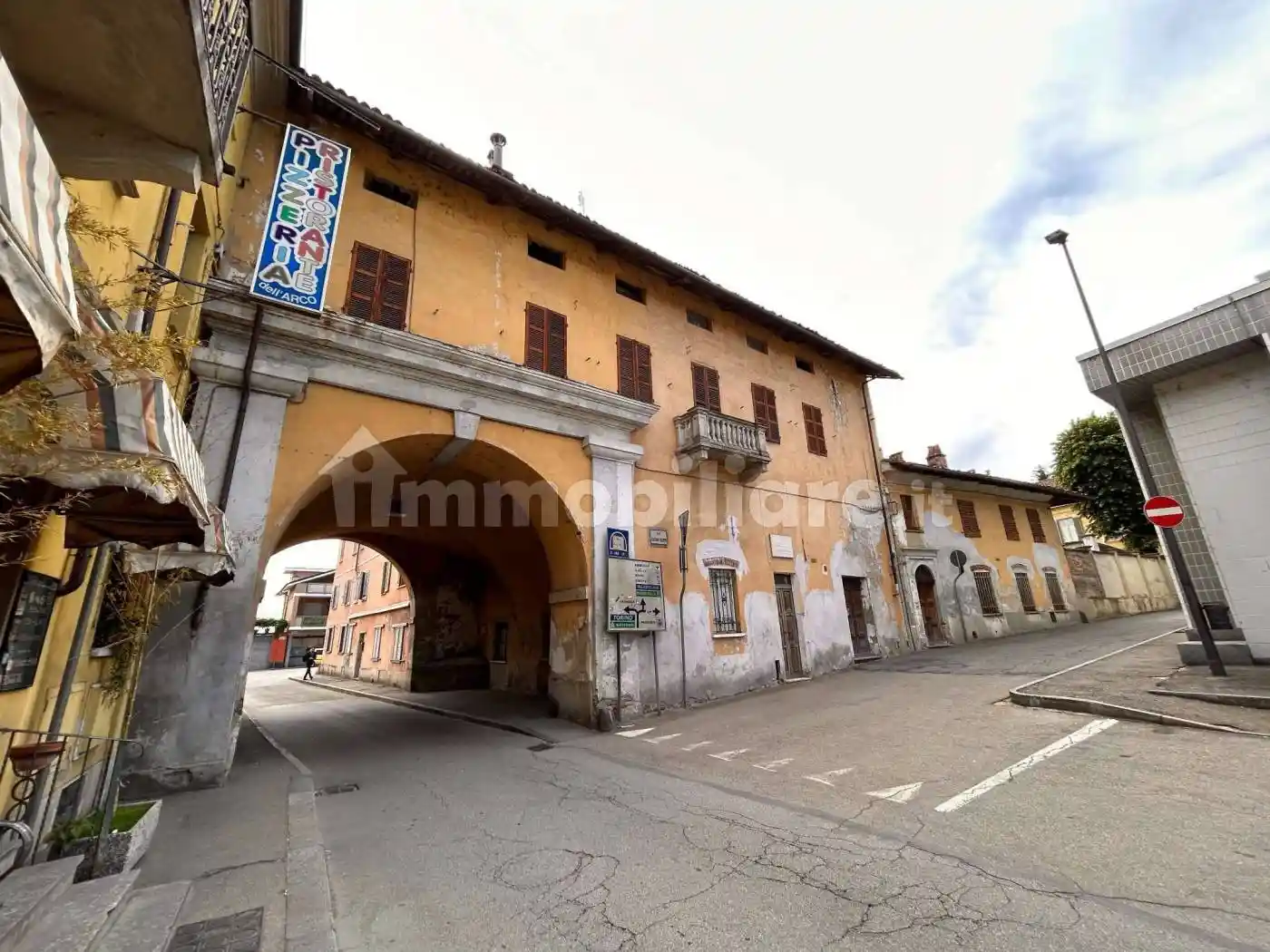 Palazzo - Edificio in vendita a Carignano