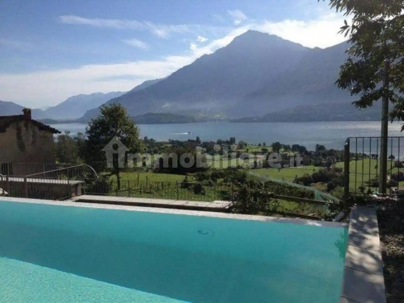 Appartamento in vendita a Gravedona ed Uniti