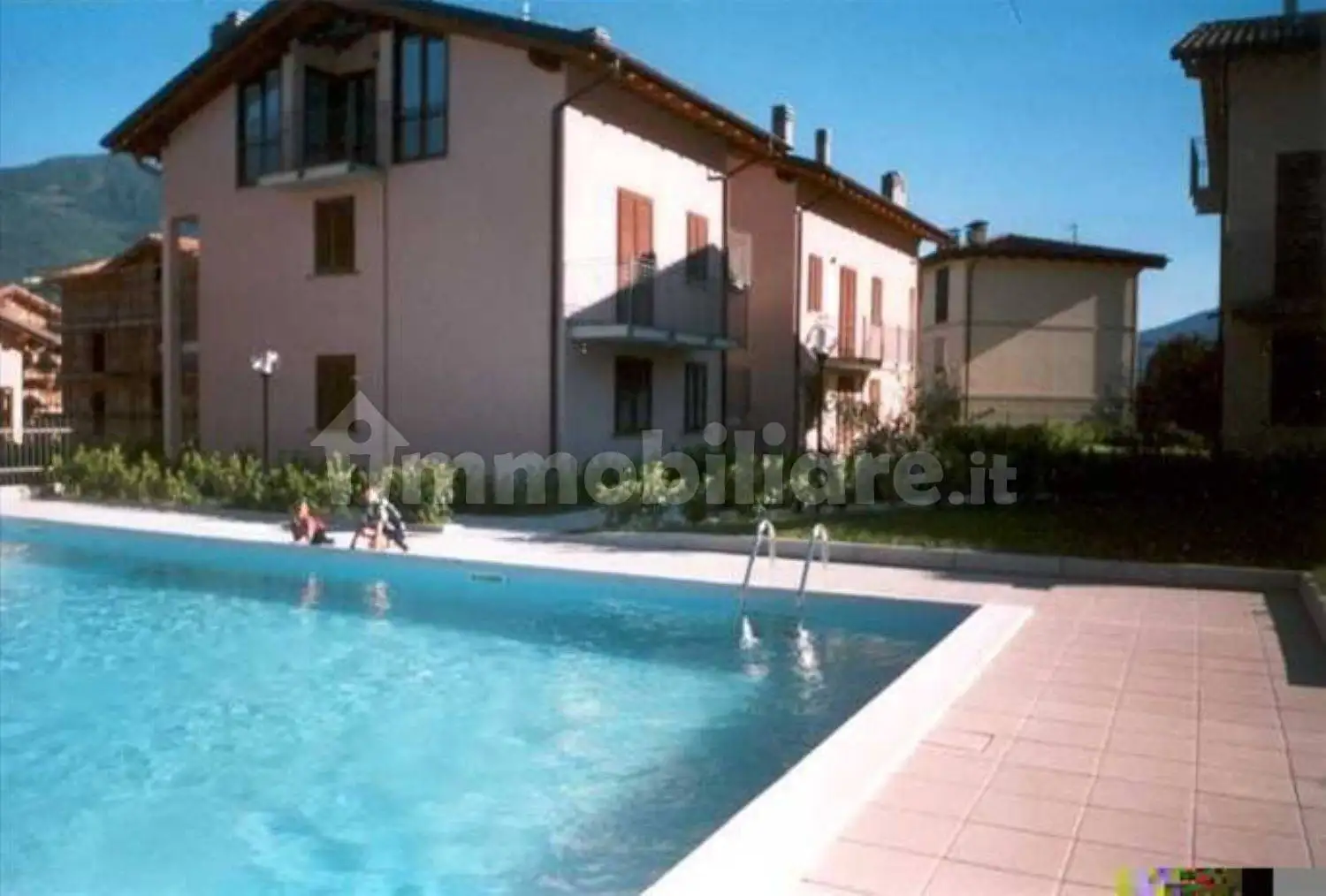 Appartamento in affitto a Domaso