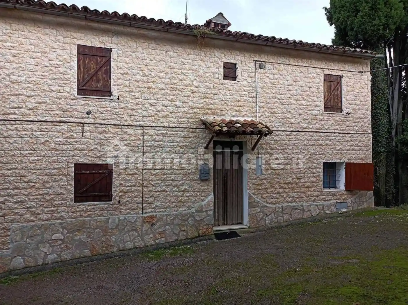 Casa indipendente in vendita a San Severino Marche