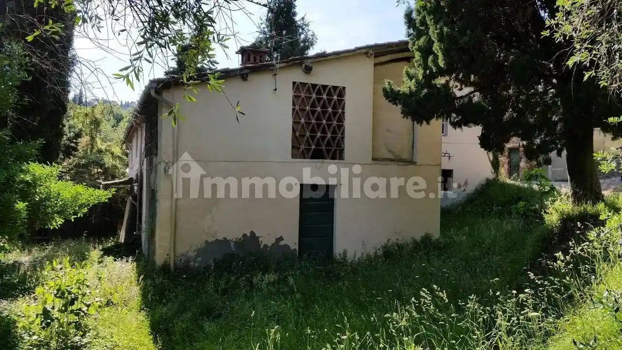 Rustico - Casale in vendita a Lucca
